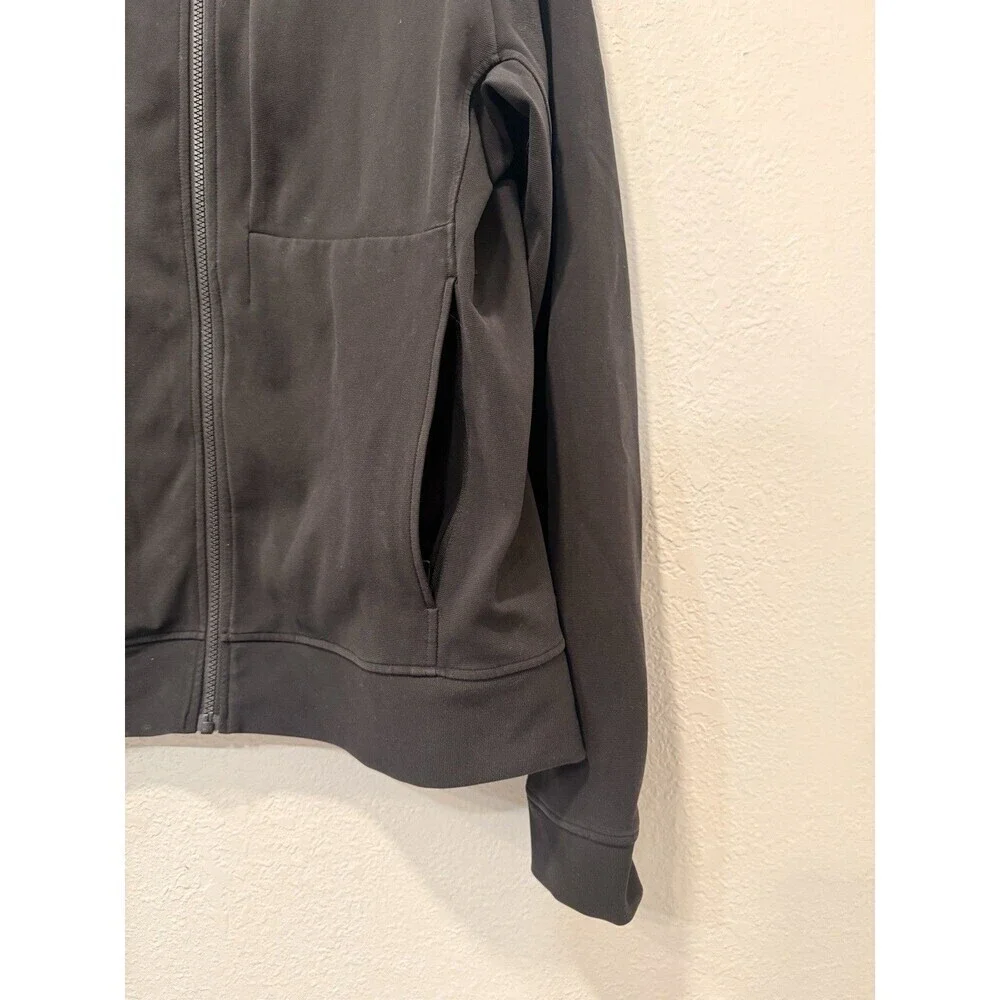 Lululemon Sojourn Jacket Mens Medium Black Full Zip Pockets Outdoor Activewear
